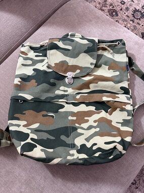 BAGGU camouflage canvas backpack